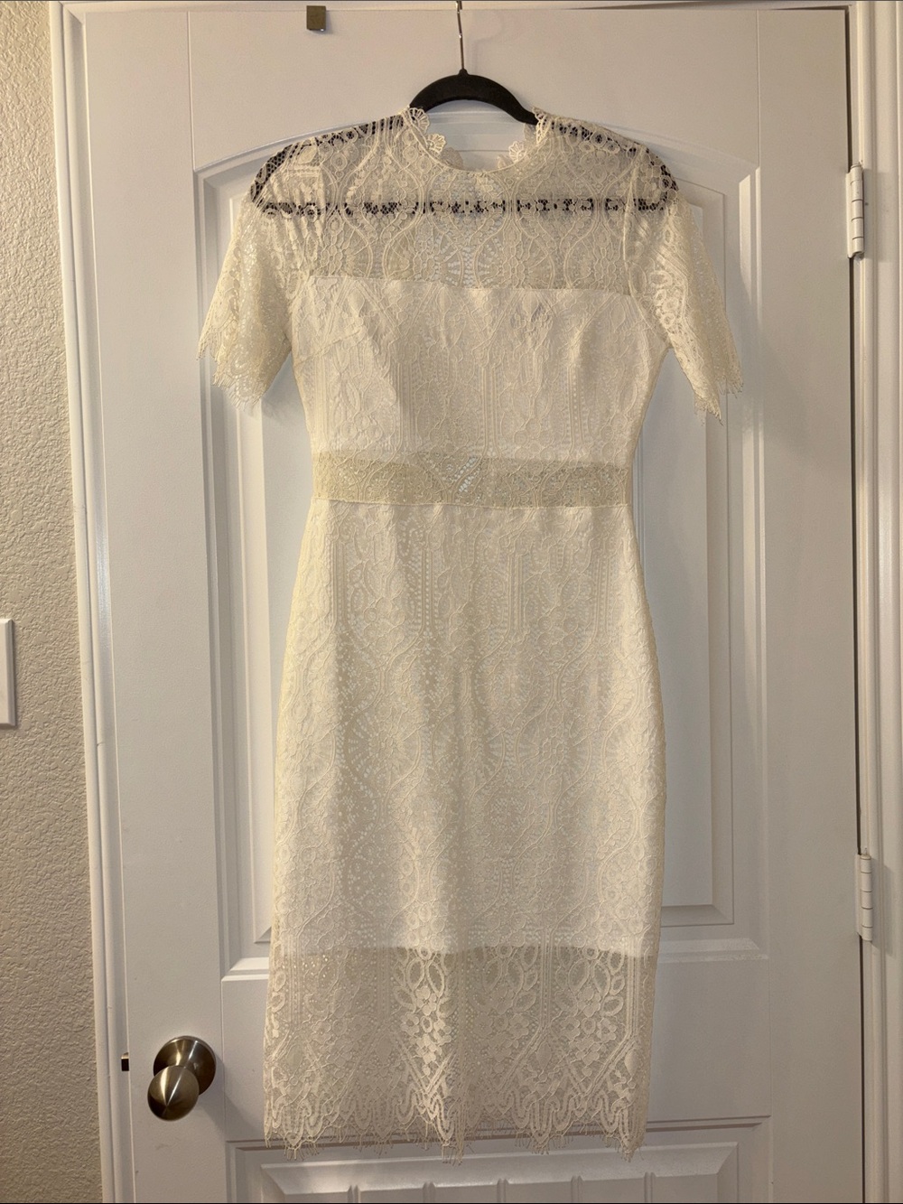 Lulu’s White Lace Dress